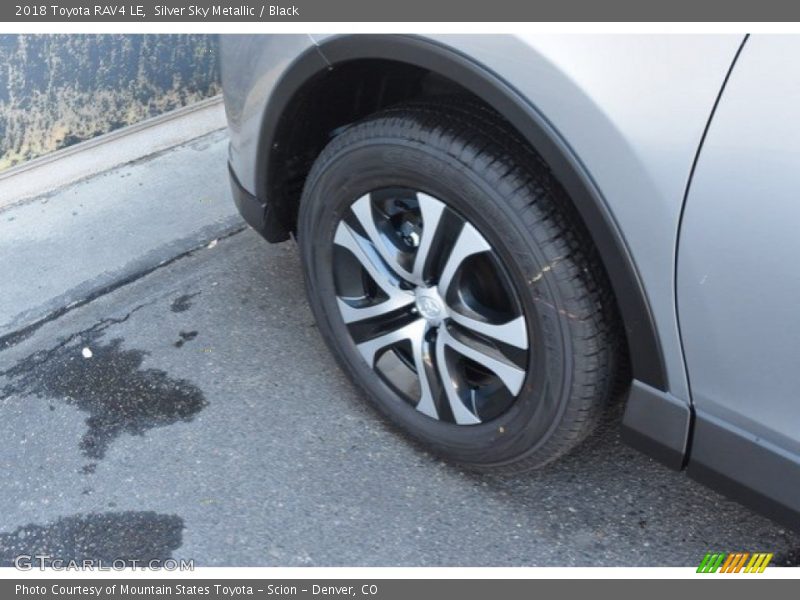 Silver Sky Metallic / Black 2018 Toyota RAV4 LE