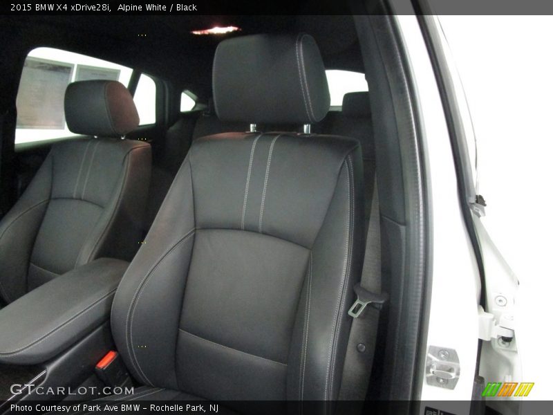 Alpine White / Black 2015 BMW X4 xDrive28i