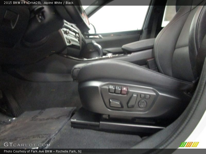 Alpine White / Black 2015 BMW X4 xDrive28i