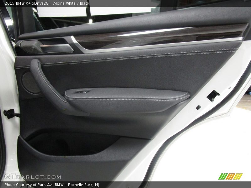 Alpine White / Black 2015 BMW X4 xDrive28i