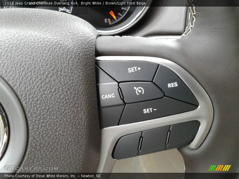 Bright White / Brown/Light Frost Beige 2018 Jeep Grand Cherokee Overland 4x4