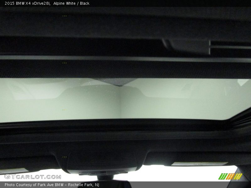 Alpine White / Black 2015 BMW X4 xDrive28i