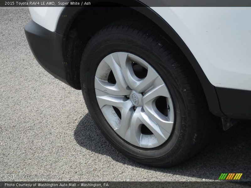 Super White / Ash 2015 Toyota RAV4 LE AWD