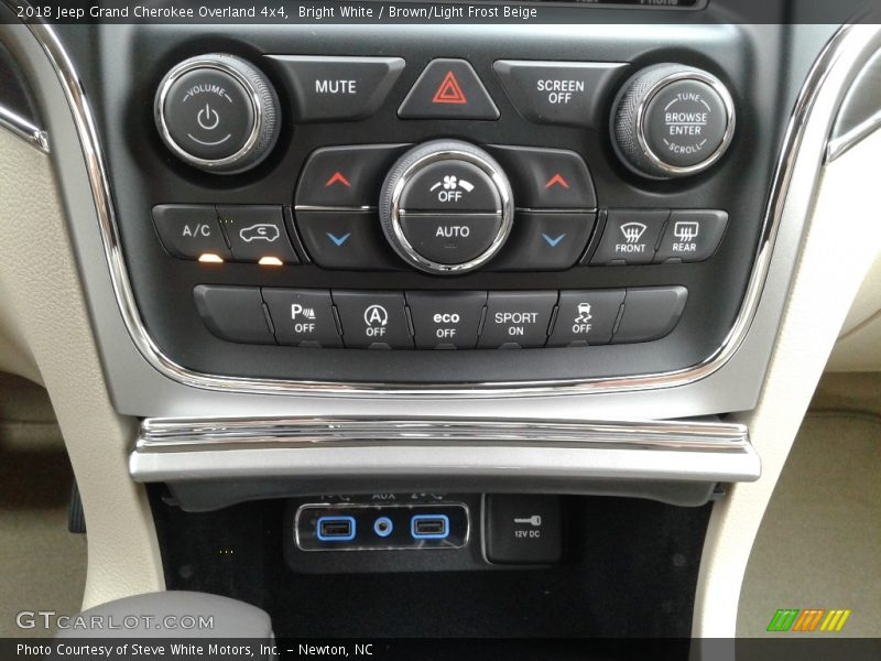Bright White / Brown/Light Frost Beige 2018 Jeep Grand Cherokee Overland 4x4