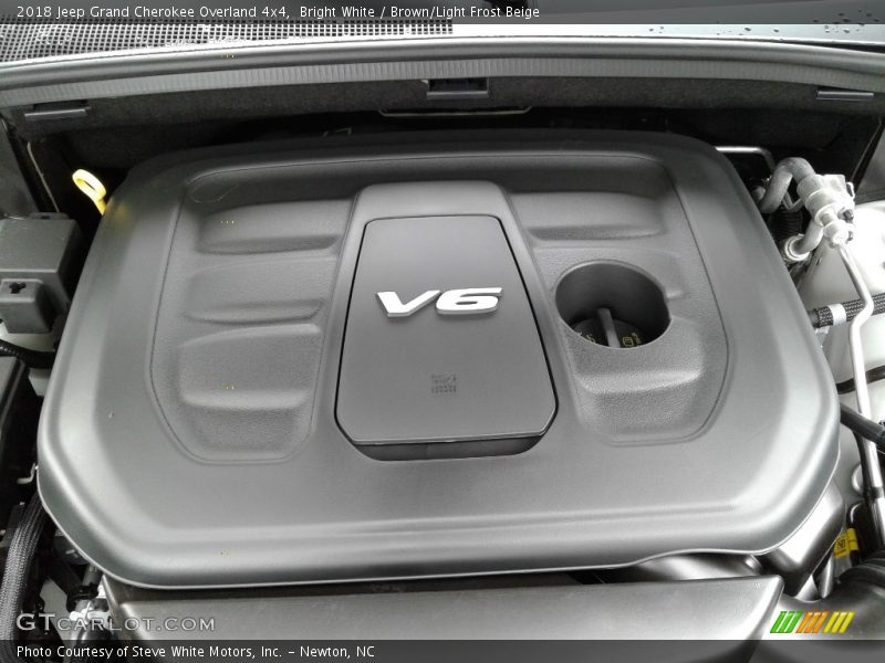 Bright White / Brown/Light Frost Beige 2018 Jeep Grand Cherokee Overland 4x4