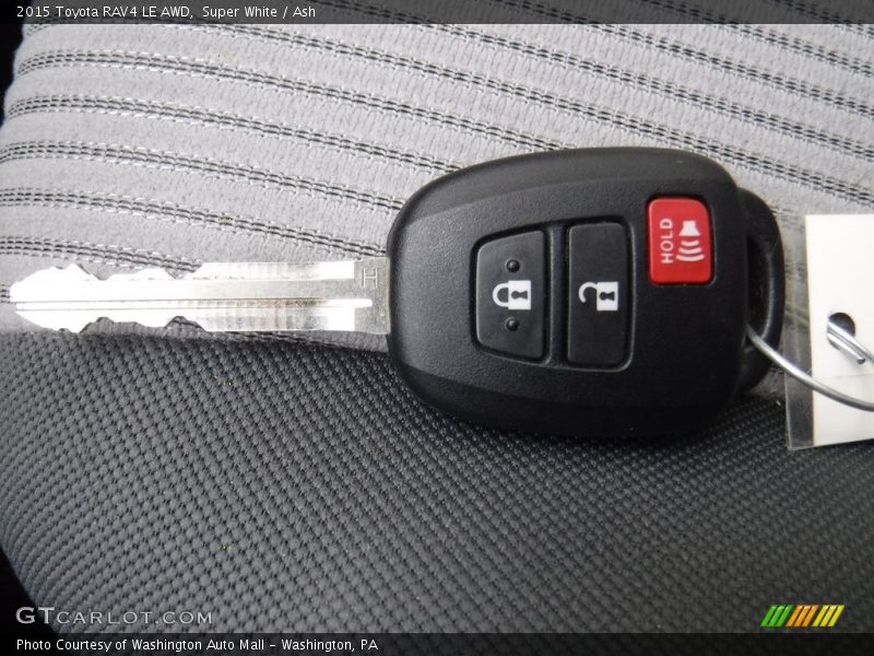 Super White / Ash 2015 Toyota RAV4 LE AWD