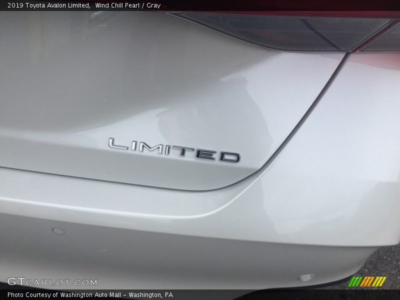 Wind Chill Pearl / Gray 2019 Toyota Avalon Limited