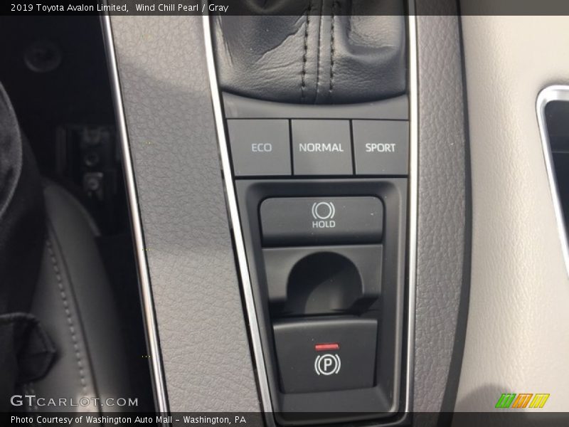 Wind Chill Pearl / Gray 2019 Toyota Avalon Limited