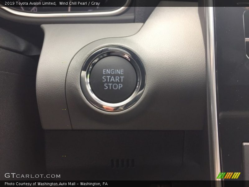 Wind Chill Pearl / Gray 2019 Toyota Avalon Limited