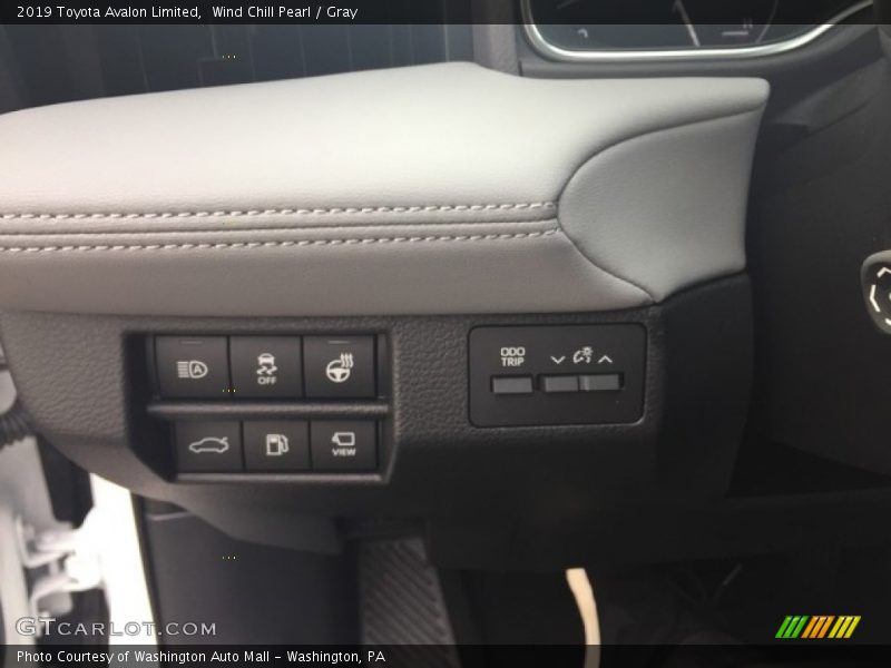 Wind Chill Pearl / Gray 2019 Toyota Avalon Limited