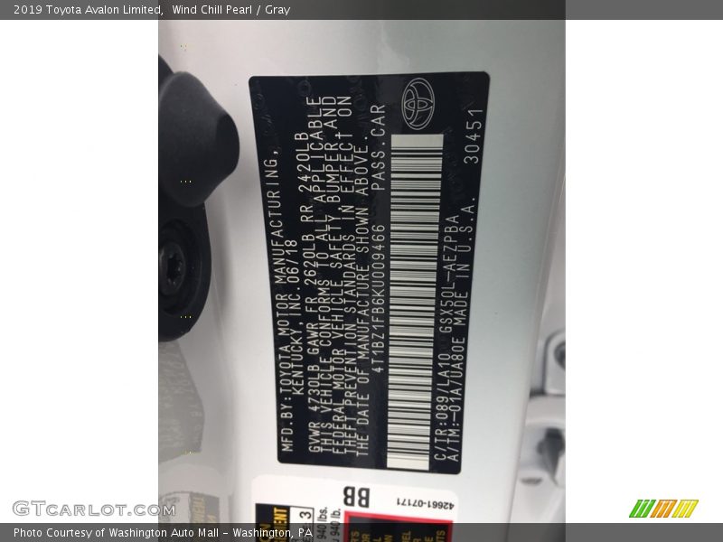 Wind Chill Pearl / Gray 2019 Toyota Avalon Limited