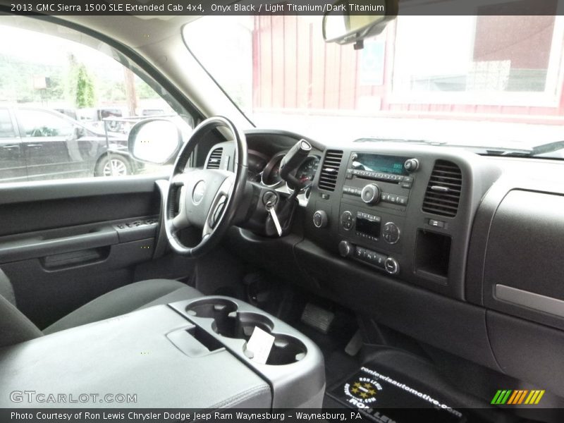 Onyx Black / Light Titanium/Dark Titanium 2013 GMC Sierra 1500 SLE Extended Cab 4x4