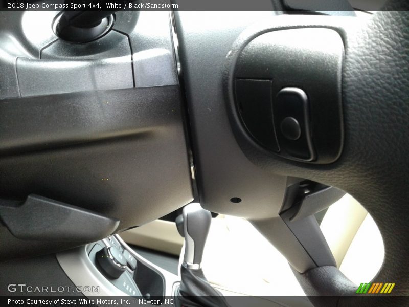 White / Black/Sandstorm 2018 Jeep Compass Sport 4x4