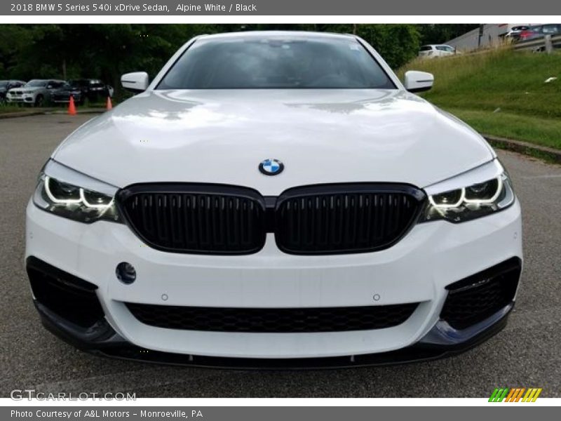 Alpine White / Black 2018 BMW 5 Series 540i xDrive Sedan