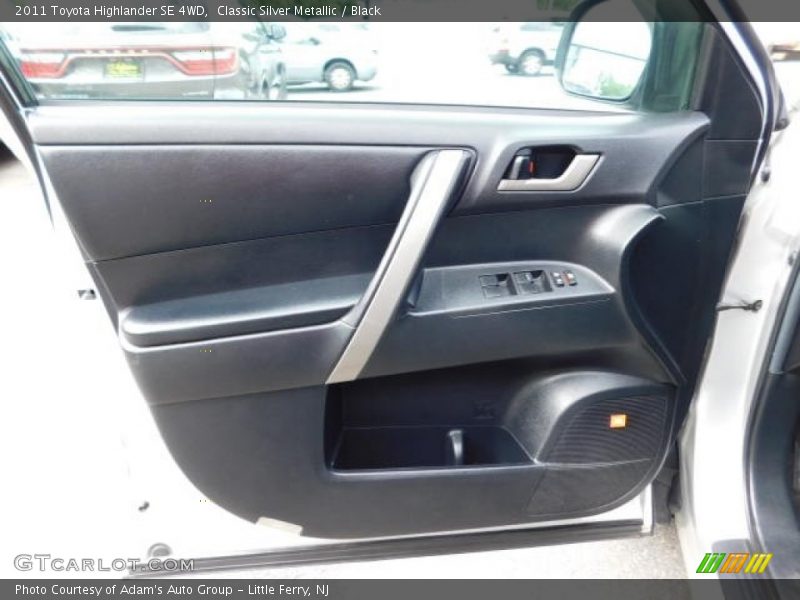 Classic Silver Metallic / Black 2011 Toyota Highlander SE 4WD