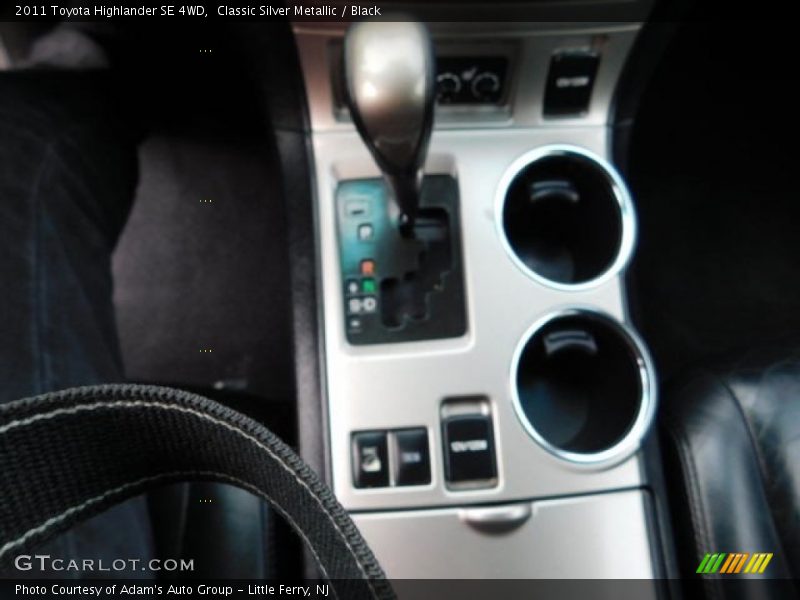 Classic Silver Metallic / Black 2011 Toyota Highlander SE 4WD