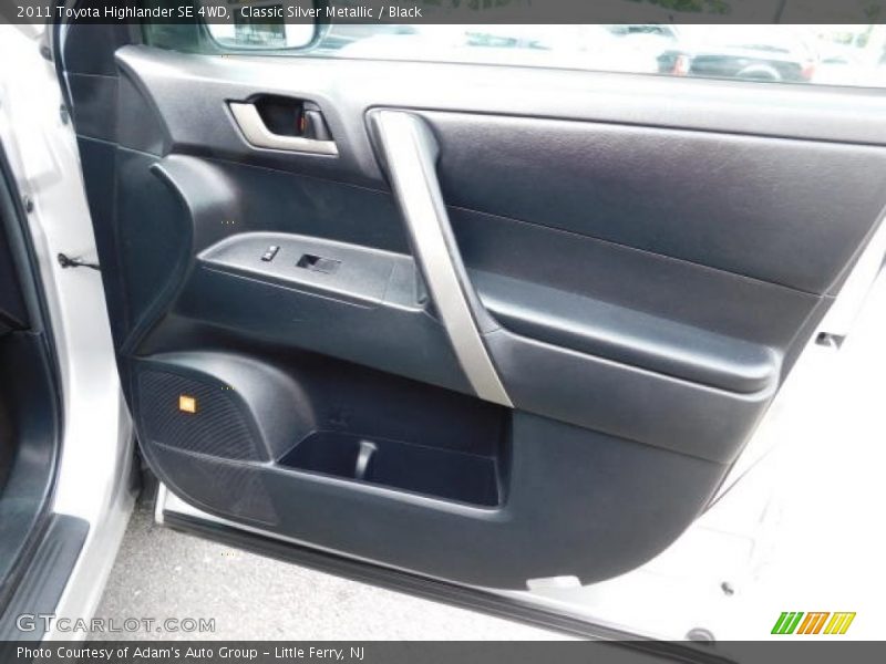 Classic Silver Metallic / Black 2011 Toyota Highlander SE 4WD