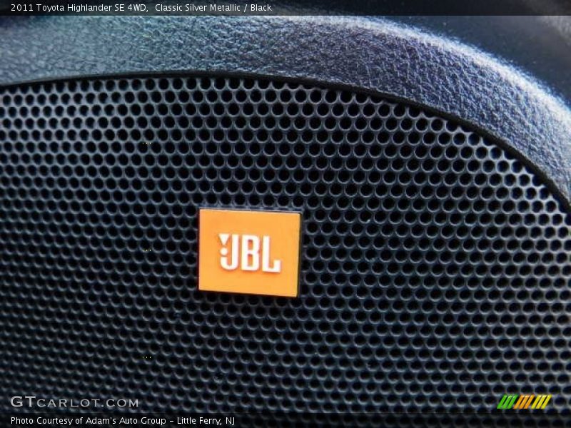 Classic Silver Metallic / Black 2011 Toyota Highlander SE 4WD