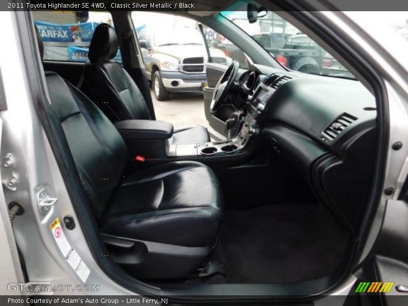 Classic Silver Metallic / Black 2011 Toyota Highlander SE 4WD