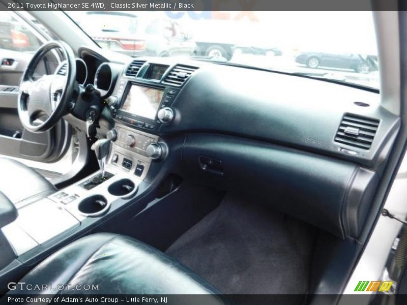 Classic Silver Metallic / Black 2011 Toyota Highlander SE 4WD