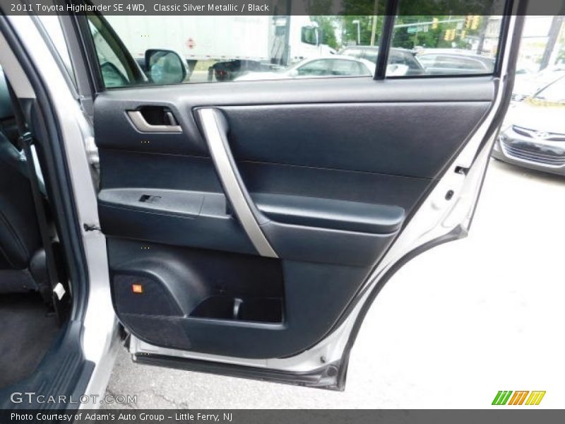 Classic Silver Metallic / Black 2011 Toyota Highlander SE 4WD