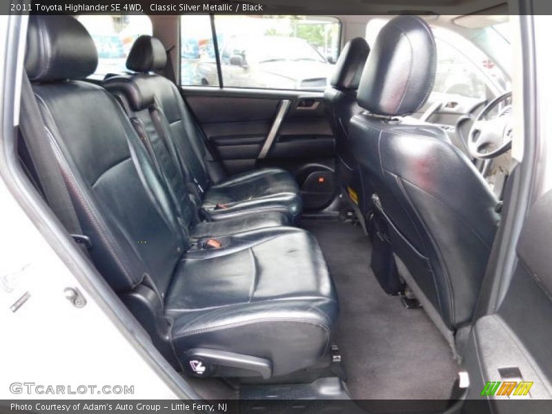 Classic Silver Metallic / Black 2011 Toyota Highlander SE 4WD
