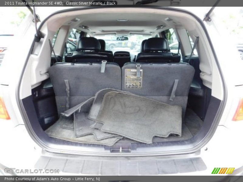 Classic Silver Metallic / Black 2011 Toyota Highlander SE 4WD