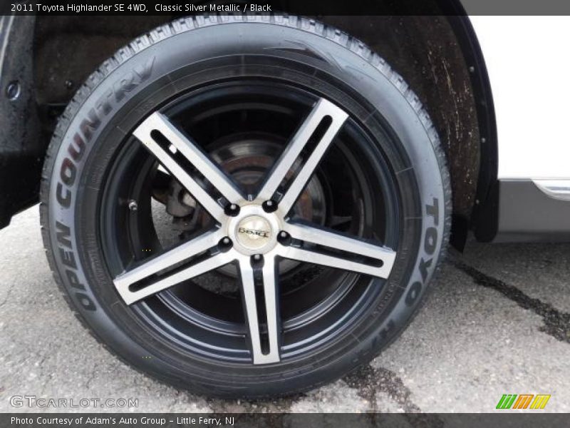 Classic Silver Metallic / Black 2011 Toyota Highlander SE 4WD
