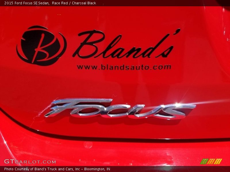 Race Red / Charcoal Black 2015 Ford Focus SE Sedan