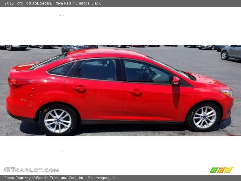 Race Red / Charcoal Black 2015 Ford Focus SE Sedan