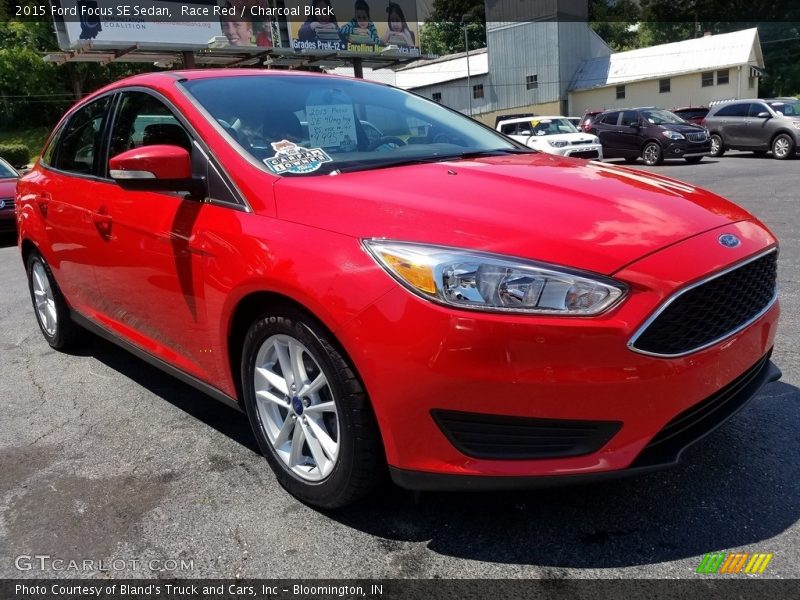 Race Red / Charcoal Black 2015 Ford Focus SE Sedan