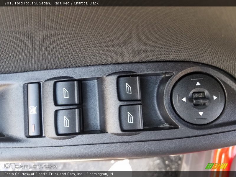 Race Red / Charcoal Black 2015 Ford Focus SE Sedan