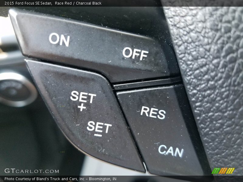 Race Red / Charcoal Black 2015 Ford Focus SE Sedan