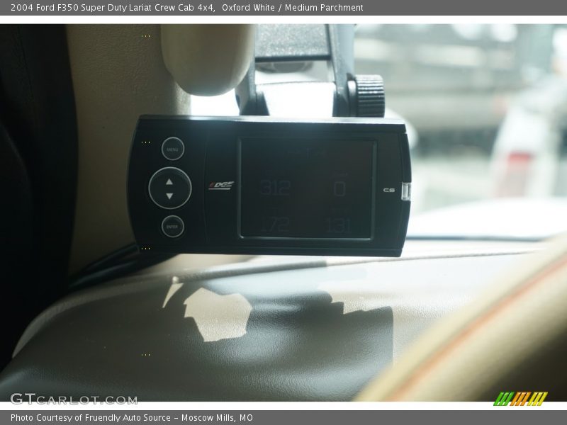 Oxford White / Medium Parchment 2004 Ford F350 Super Duty Lariat Crew Cab 4x4