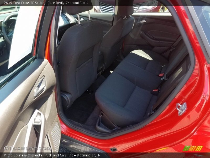 Race Red / Charcoal Black 2015 Ford Focus SE Sedan