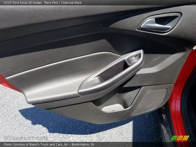 Race Red / Charcoal Black 2015 Ford Focus SE Sedan