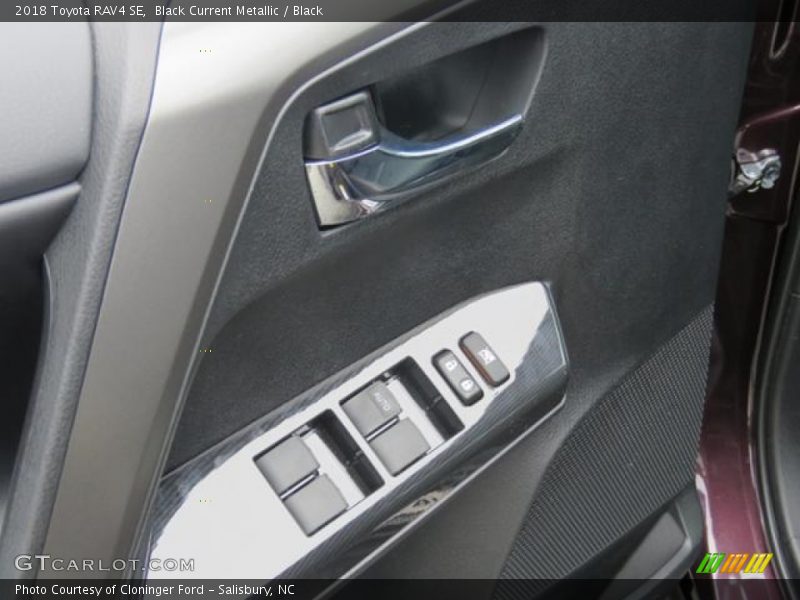 Black Current Metallic / Black 2018 Toyota RAV4 SE