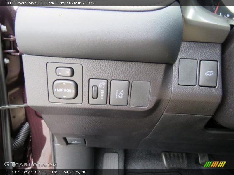 Controls of 2018 RAV4 SE