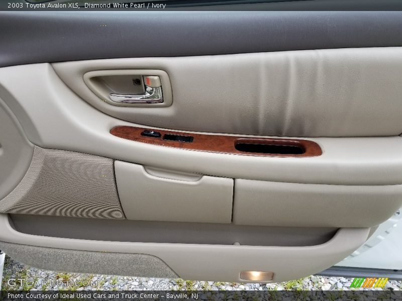 Diamond White Pearl / Ivory 2003 Toyota Avalon XLS