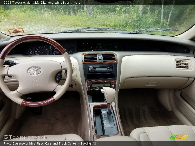 Diamond White Pearl / Ivory 2003 Toyota Avalon XLS