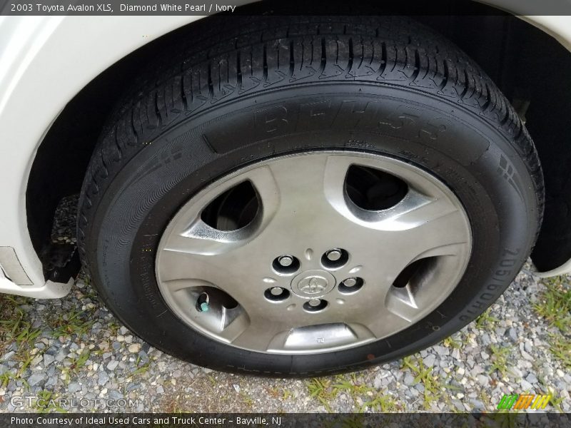 Diamond White Pearl / Ivory 2003 Toyota Avalon XLS