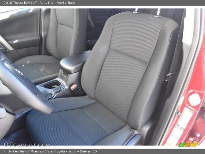 Ruby Flare Pearl / Black 2018 Toyota RAV4 LE