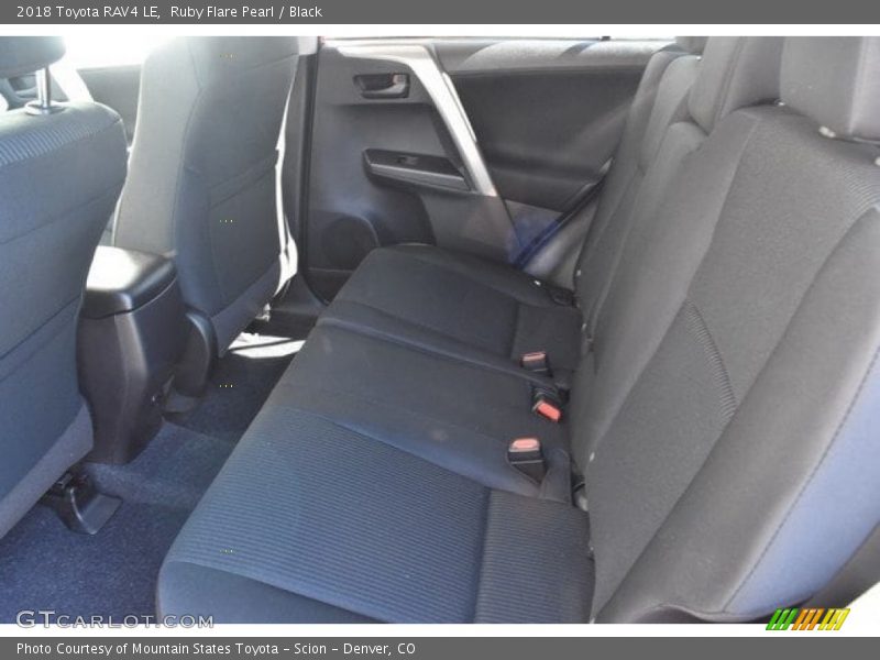 Ruby Flare Pearl / Black 2018 Toyota RAV4 LE