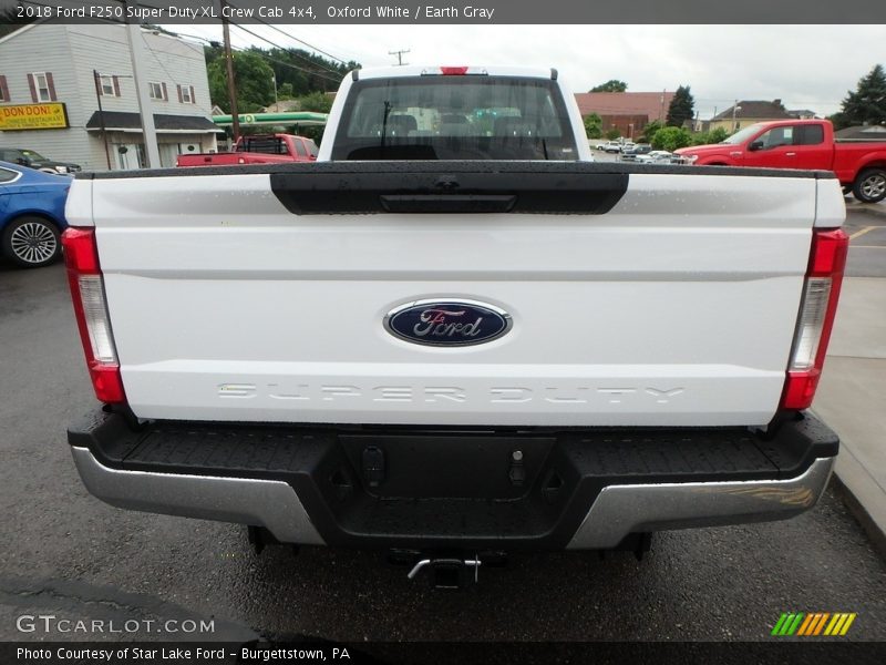 Oxford White / Earth Gray 2018 Ford F250 Super Duty XL Crew Cab 4x4