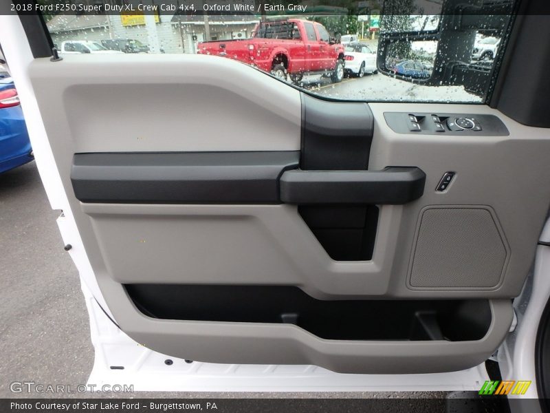 Oxford White / Earth Gray 2018 Ford F250 Super Duty XL Crew Cab 4x4