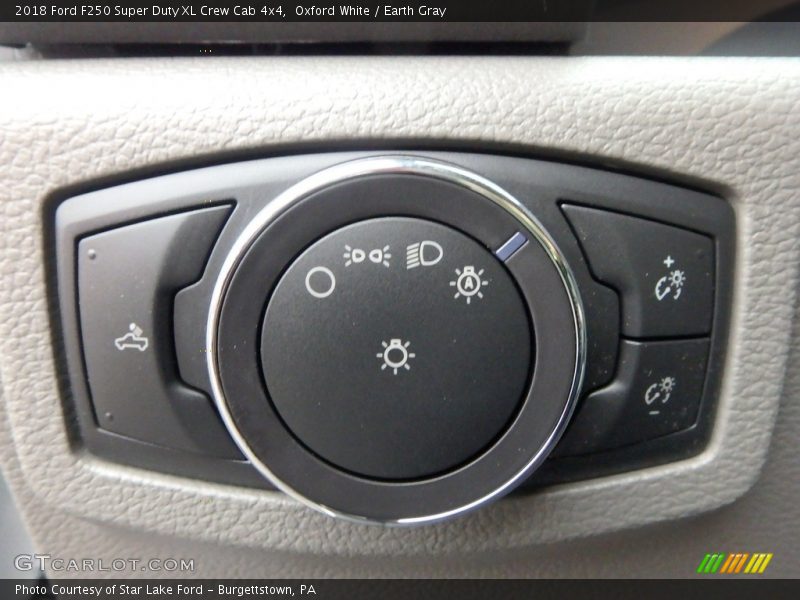 Oxford White / Earth Gray 2018 Ford F250 Super Duty XL Crew Cab 4x4