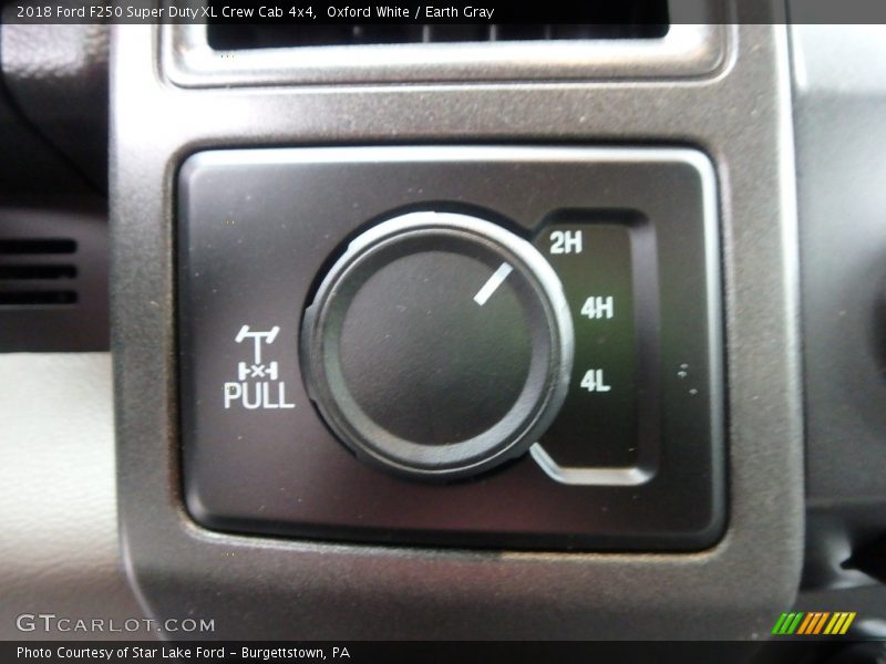 Oxford White / Earth Gray 2018 Ford F250 Super Duty XL Crew Cab 4x4