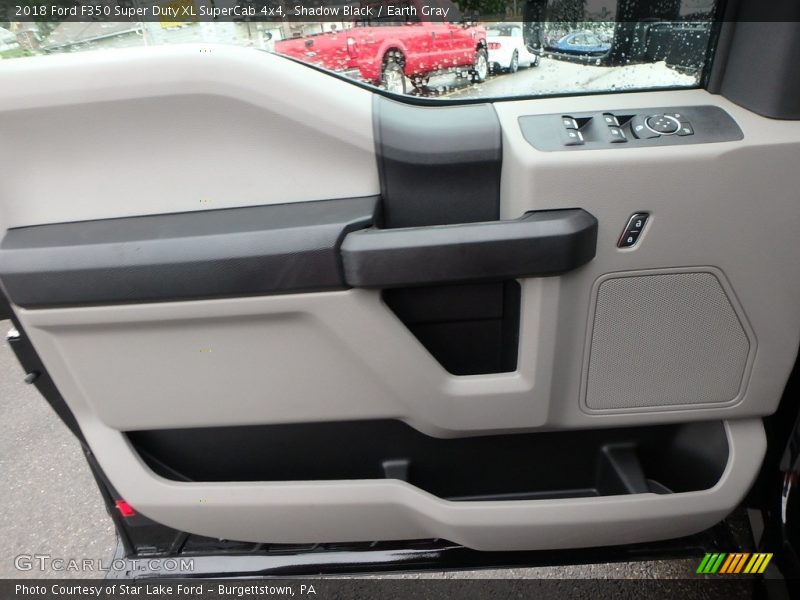 Door Panel of 2018 F350 Super Duty XL SuperCab 4x4