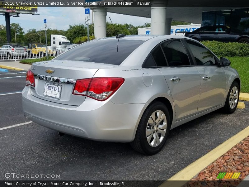 Silver Ice Metallic / Jet Black/Medium Titanium 2016 Chevrolet Cruze Limited LS