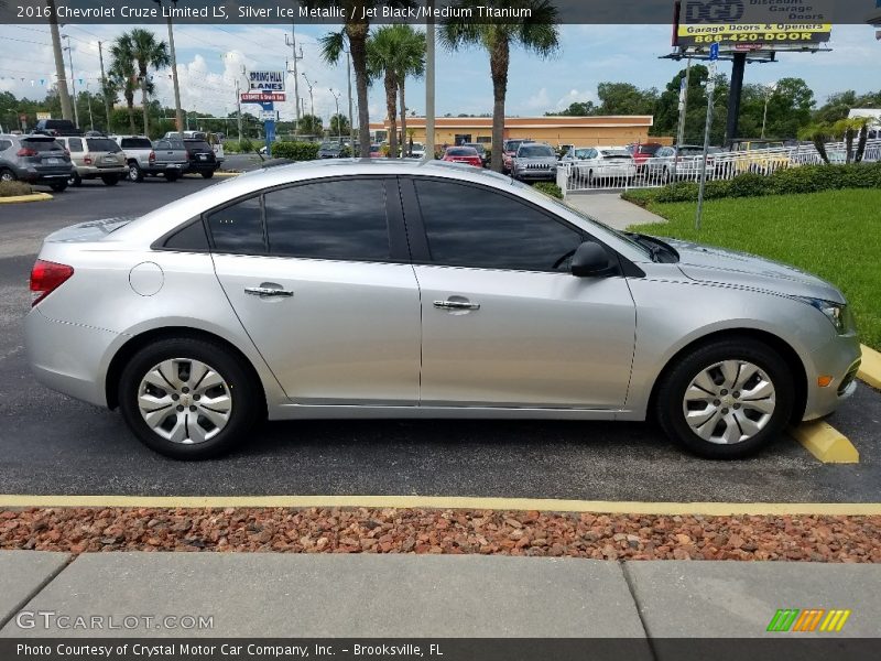 Silver Ice Metallic / Jet Black/Medium Titanium 2016 Chevrolet Cruze Limited LS